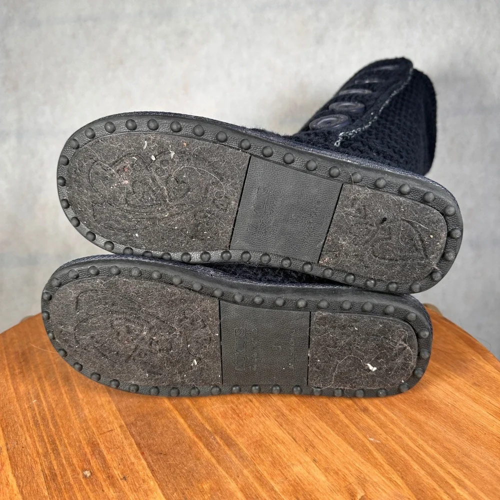 Muk Luks Knit Tall Boots Womens 8 Black Good Button Detail Crochet Cozy 0833